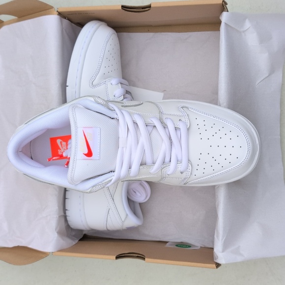 Nike SB Dunk Low Pro - Triple White Orange Label - Men's Size 11 ( FJ1674-100 ) - Picture 3 of 9